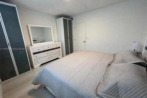 Condo in Sunny Isles Beach, Florida, 2 bedrooms  № 1949699 - photo 8