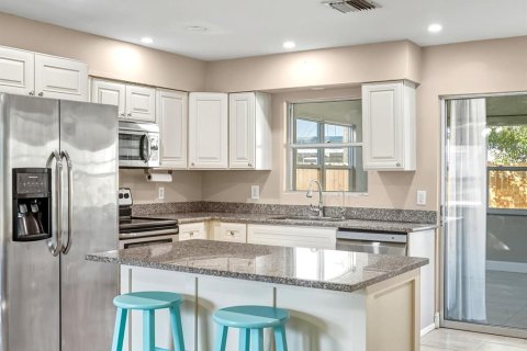 Villa ou maison à vendre à Venice, Floride: 2 chambres, 114.83 m2 № 2438483 - photo 6