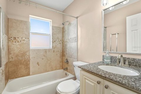 Villa ou maison à vendre à Venice, Floride: 2 chambres, 114.83 m2 № 2438483 - photo 17