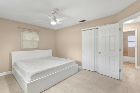 Villa ou maison à vendre à Venice, Floride: 2 chambres, 114.83 m2 № 2438483 - photo 14