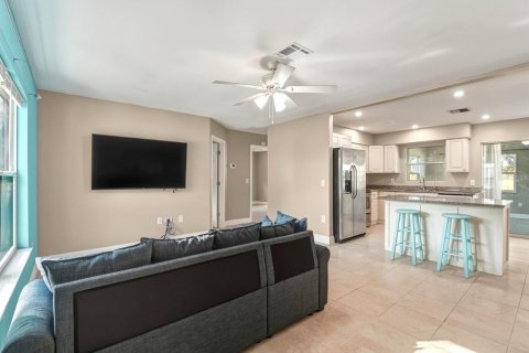 Villa ou maison à vendre à Venice, Floride: 2 chambres, 114.83 m2 № 2438483 - photo 10