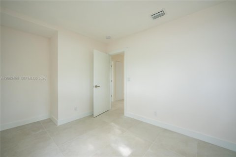 Casa en venta en Pembroke Pines, Florida, 4 dormitorios, 196.02 m2 № 2266053 - foto 19