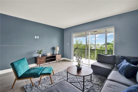 Copropriété à vendre à Hollywood, Floride: 2 chambres, 92.16 m2 № 1939888 - photo 6