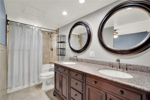 Copropriété à vendre à Hollywood, Floride: 2 chambres, 92.16 m2 № 1939888 - photo 19