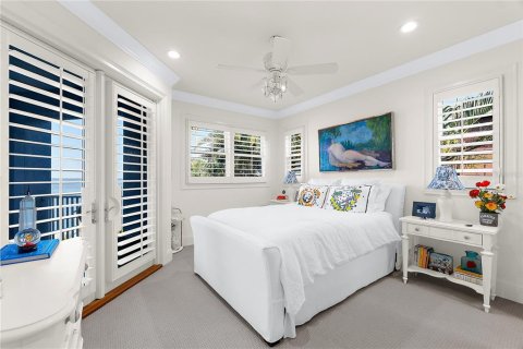 House in Longboat Key, Florida 4 bedrooms, 418.71 sq.m. № 2115384 - photo 27
