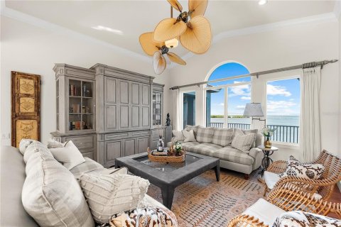 House in Longboat Key, Florida 4 bedrooms, 418.71 sq.m. № 2115384 - photo 12