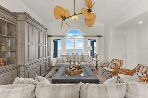 House in Longboat Key, Florida 4 bedrooms, 418.71 sq.m. № 2115384 - photo 10