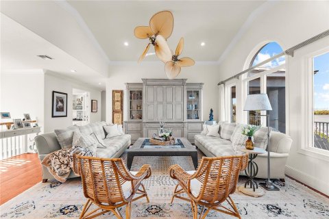 House in Longboat Key, Florida 4 bedrooms, 418.71 sq.m. № 2115384 - photo 11