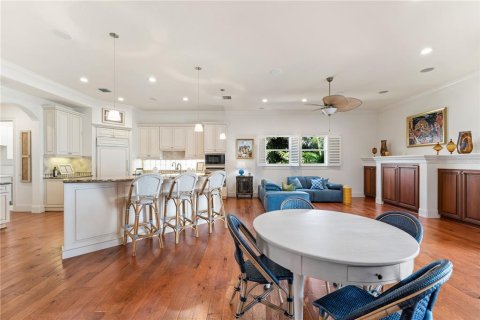 House in Longboat Key, Florida 4 bedrooms, 418.71 sq.m. № 2115384 - photo 16