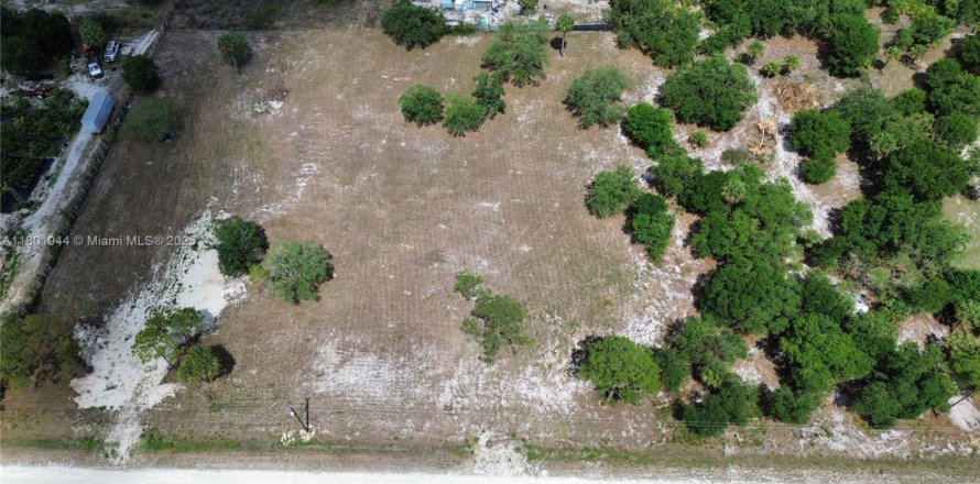 Land in Clewiston, Florida № 1865346