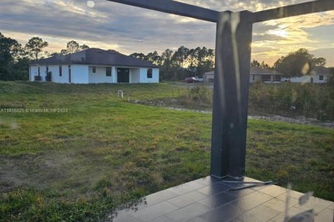 House in Lehigh Acres, Florida 3 bedrooms, 111.48 sq.m. № 1854868 - photo 27