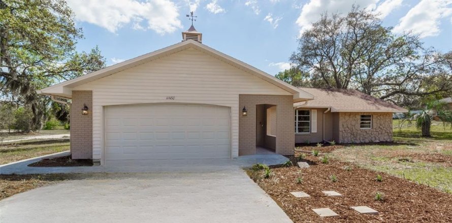 House in Spring Hill, Florida 3 bedrooms, 174.1 sq.m. № 1618048
