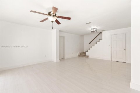 Купить виллу или дом в Майами, Флорида 4 спальни, 188.5м2, № 1704790 - фото 4