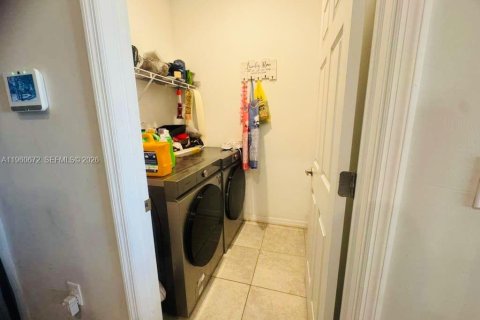 House in LaBelle, Florida 3 bedrooms № 2023497 - photo 13