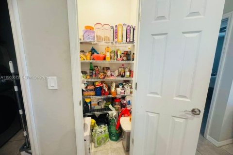 House in LaBelle, Florida 3 bedrooms № 2023497 - photo 5