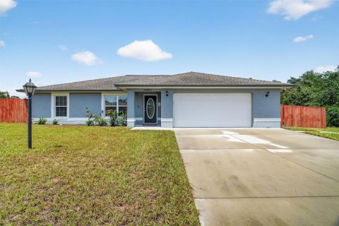 House in Ocala, Florida 3 bedrooms, 146.04 sq.m. № 1893603 - photo 1