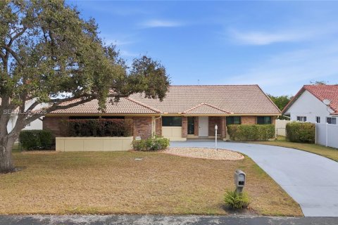 Villa ou maison à vendre à Davie, Floride: 3 chambres, 190.91 m2 № 2040448 - photo 2