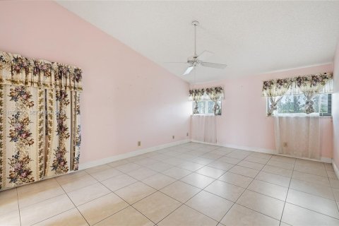 Villa ou maison à vendre à Davie, Floride: 3 chambres, 190.91 m2 № 2040448 - photo 9