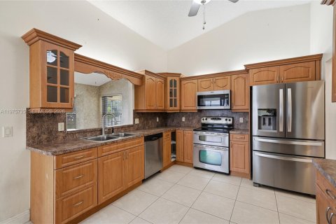 Villa ou maison à vendre à Davie, Floride: 3 chambres, 190.91 m2 № 2040448 - photo 20