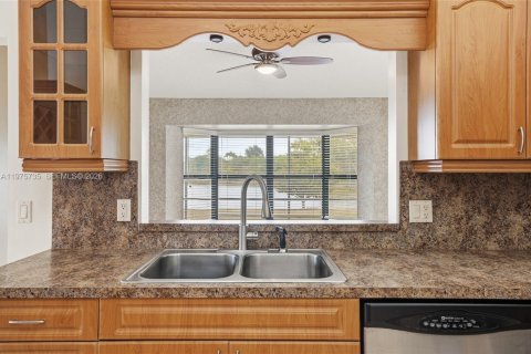 Villa ou maison à vendre à Davie, Floride: 3 chambres, 190.91 m2 № 2040448 - photo 23