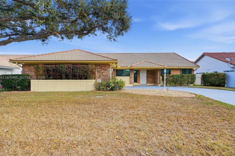 Villa ou maison à vendre à Davie, Floride: 3 chambres, 190.91 m2 № 2040448 - photo 1