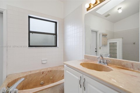 Villa ou maison à vendre à Davie, Floride: 3 chambres, 190.91 m2 № 2040448 - photo 13