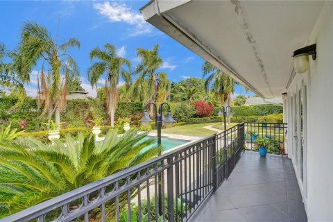Casa en venta en Cutler Bay, Florida, 6 dormitorios, 345.41 m2 № 1698771 - foto 16