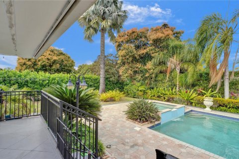 Casa en venta en Cutler Bay, Florida, 6 dormitorios, 345.41 m2 № 1698771 - foto 17