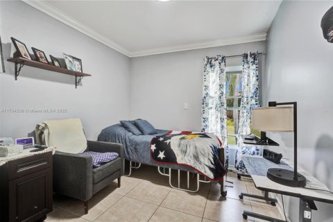Casa en venta en Cutler Bay, Florida, 6 dormitorios, 345.41 m2 № 1698771 - foto 12