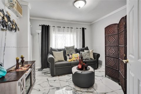 Casa en venta en Cutler Bay, Florida, 6 dormitorios, 345.41 m2 № 1698771 - foto 14