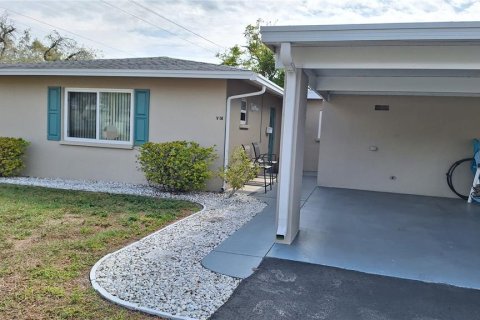 House in Sarasota, Florida 2 bedrooms, 98.01 sq.m. № 1552923 - photo 1