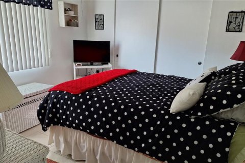 House in Sarasota, Florida 2 bedrooms, 98.01 sq.m. № 1552923 - photo 10