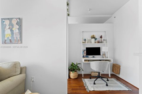 Condo in Miami, Florida, 1 bedroom № 2072071 - photo 10