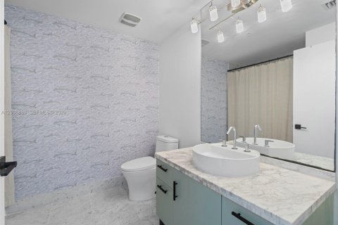 Condo in Miami, Florida, 1 bedroom № 2072071 - photo 6