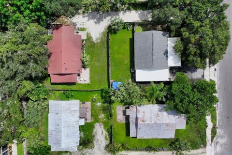 Immobilier commercial à vendre à Sarasota, Floride: 32 chambres, 344.2 m2 № 2215253 - photo 2