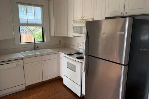Immobilier commercial à vendre à Sarasota, Floride: 32 chambres, 344.2 m2 № 2215253 - photo 6