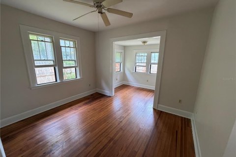 Immobilier commercial à vendre à Sarasota, Floride: 32 chambres, 344.2 m2 № 2215253 - photo 9