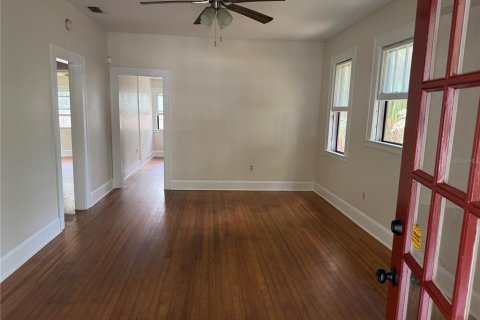 Immobilier commercial à vendre à Sarasota, Floride: 32 chambres, 344.2 m2 № 2215253 - photo 5