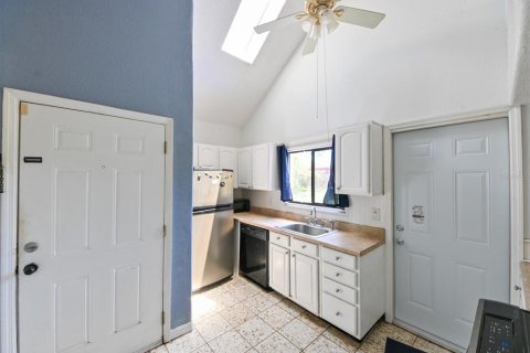 Condo in Tampa, Florida, 2 bedrooms  № 1874123 - photo 5