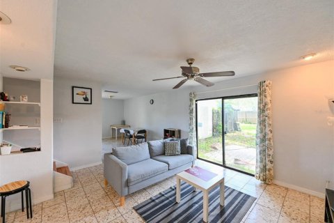 Condo in Tampa, Florida, 2 bedrooms  № 1874123 - photo 13