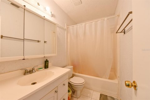 Condo in Tampa, Florida, 2 bedrooms  № 1874123 - photo 20