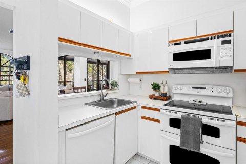 Condo in Boynton Beach, Florida, 3 bedrooms № 2260309 - photo 9