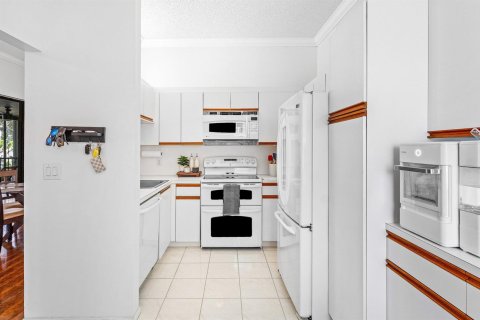 Condo in Boynton Beach, Florida, 3 bedrooms № 2260309 - photo 7