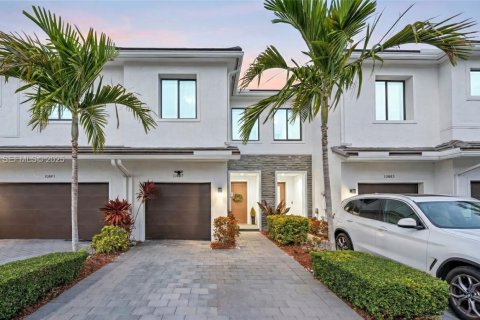 Adosado en venta en Homestead, Florida, 3 dormitorios, 142.14 m2 № 1985810 - foto 1