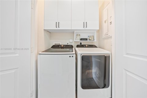 Adosado en venta en Homestead, Florida, 3 dormitorios, 142.14 m2 № 1985810 - foto 29