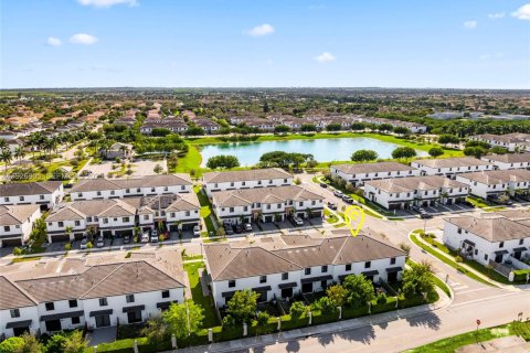 Adosado en venta en Homestead, Florida, 3 dormitorios, 142.14 m2 № 1985810 - foto 15