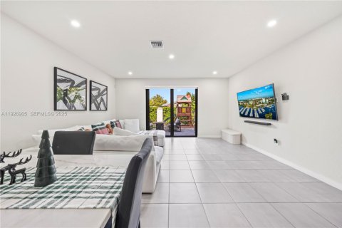 Adosado en venta en Homestead, Florida, 3 dormitorios, 142.14 m2 № 1985810 - foto 23