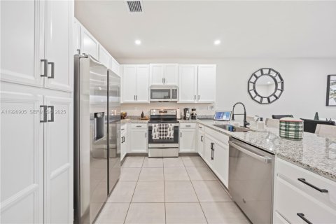 Adosado en venta en Homestead, Florida, 3 dormitorios, 142.14 m2 № 1985810 - foto 21