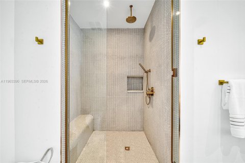 Купить кондоминиум в Майами, Флорида 2 спальни, 107.58м2, № 2253034 - фото 24