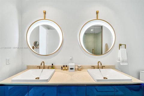 Купить кондоминиум в Майами, Флорида 2 спальни, 107.58м2, № 2253034 - фото 21